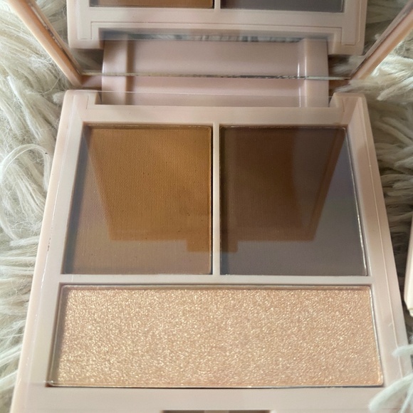 Revolution Light Contour Pallet - Picture 1 of 6